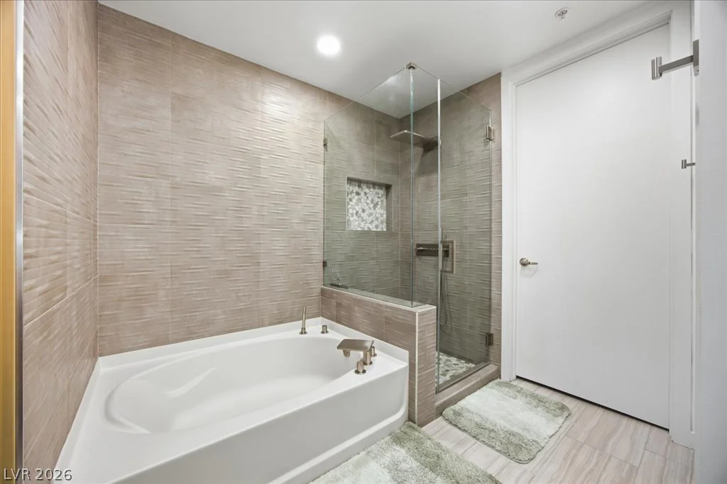 353 Bonneville, Las Vegas, NV 89101