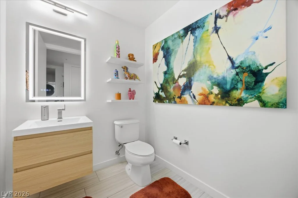 353 Bonneville, Las Vegas, NV 89101