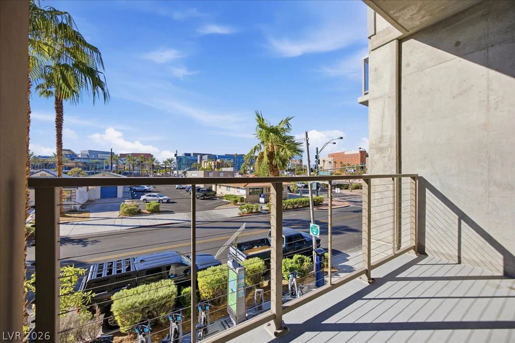 353 Bonneville, Las Vegas, NV 89101