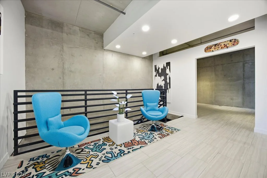 353 Bonneville, Las Vegas, NV 89101