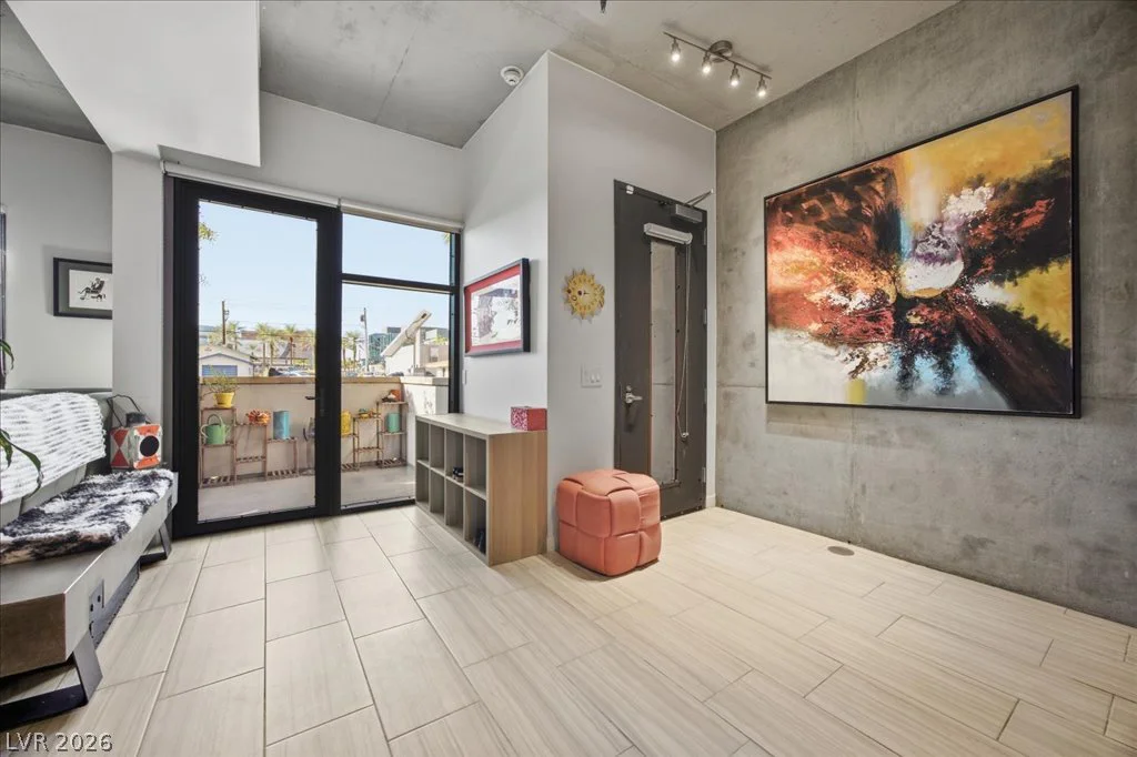 353 Bonneville, Las Vegas, NV 89101