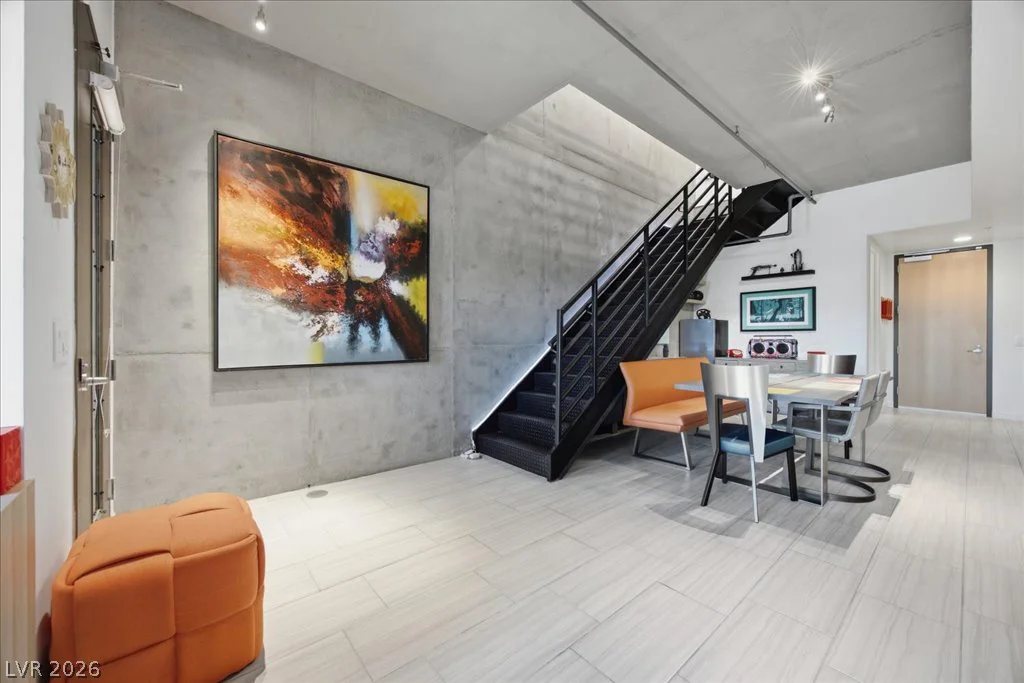 353 Bonneville, Las Vegas, NV 89101