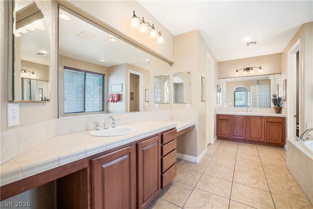 926 Loma Bonita, Las Vegas, NV 89138
