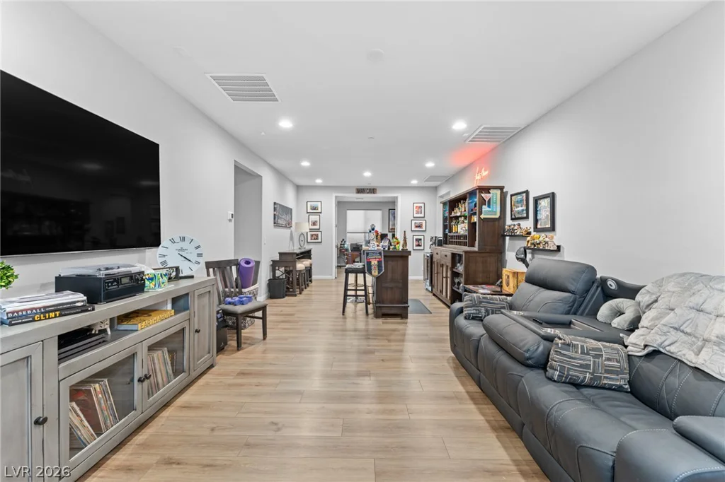 636 Suncrest Peak, Henderson, NV 89011