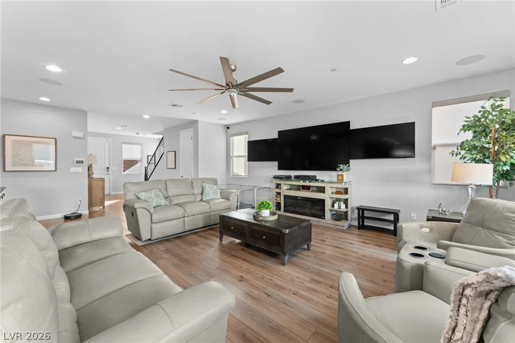 636 Suncrest Peak, Henderson, NV 89011