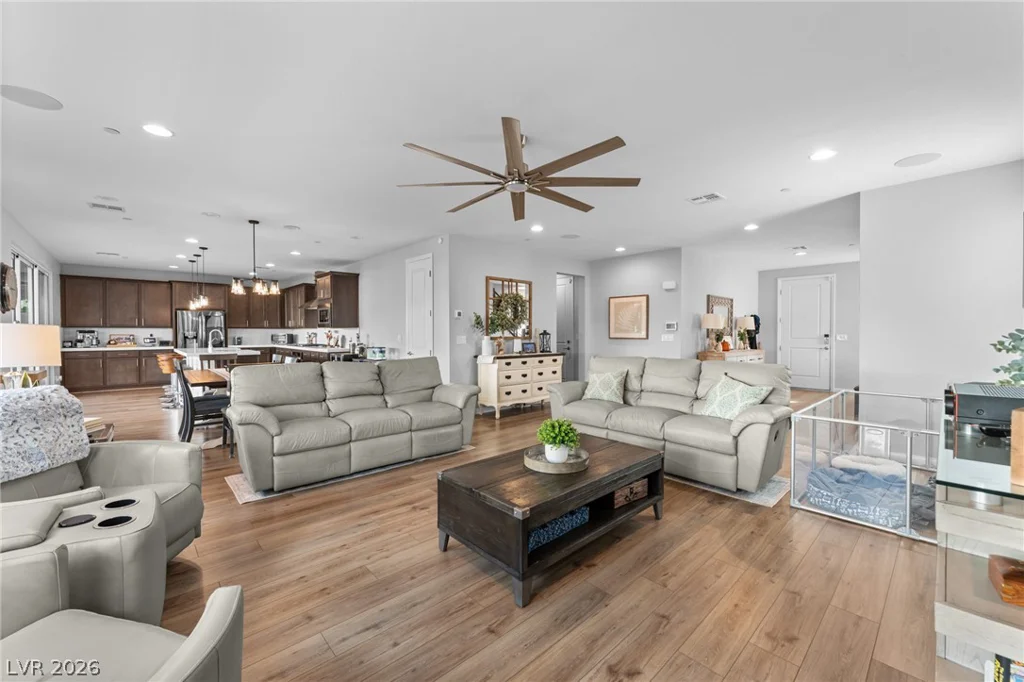 636 Suncrest Peak, Henderson, NV 89011