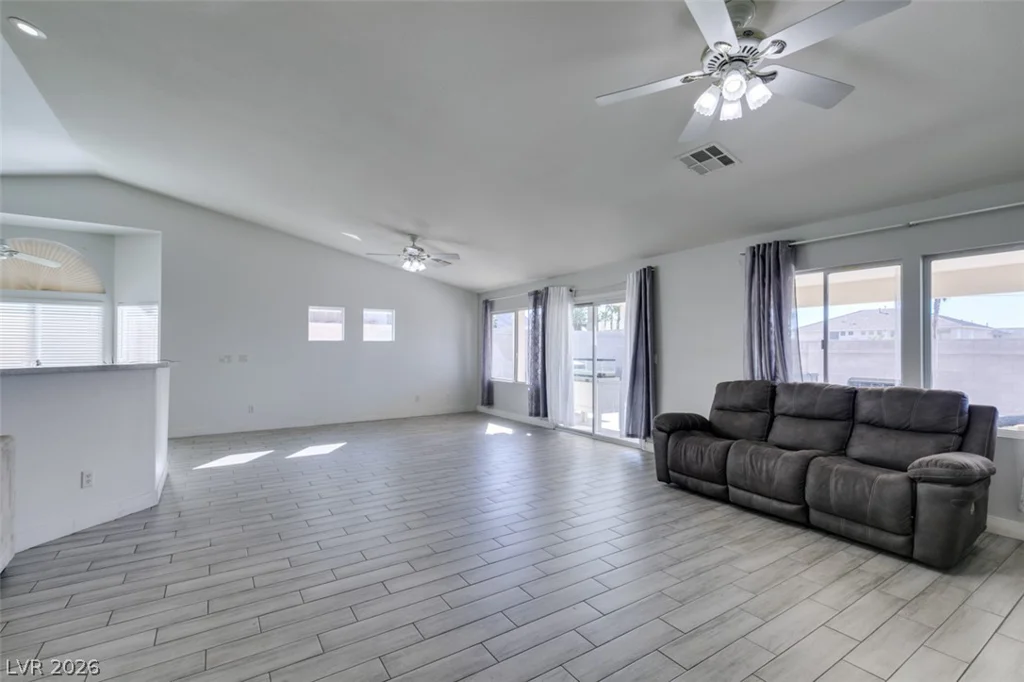 6543 Mahogany Peak, Las Vegas, NV 89110