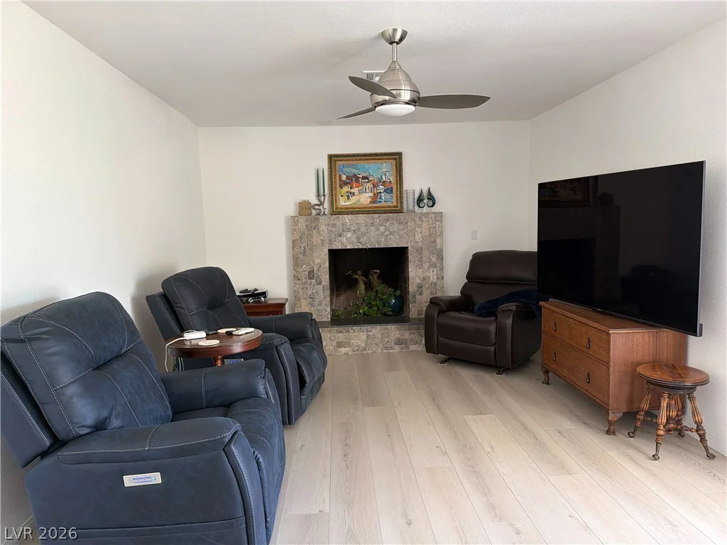 5855 Oakey, Las Vegas, NV 89146