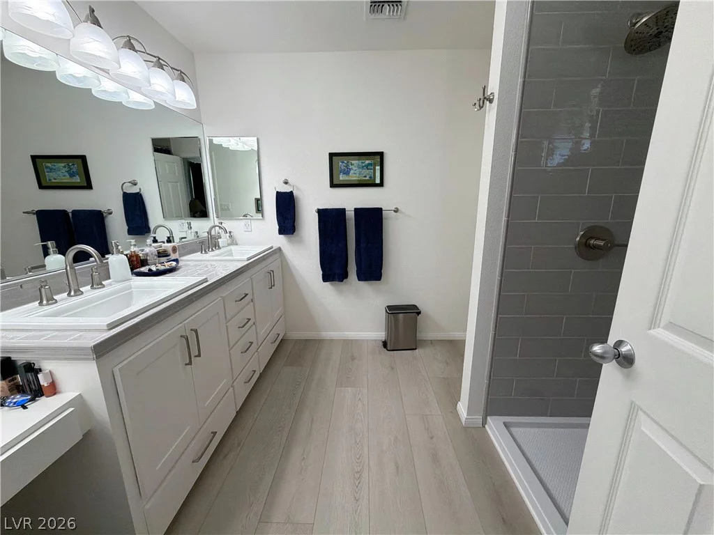 5855 Oakey, Las Vegas, NV 89146