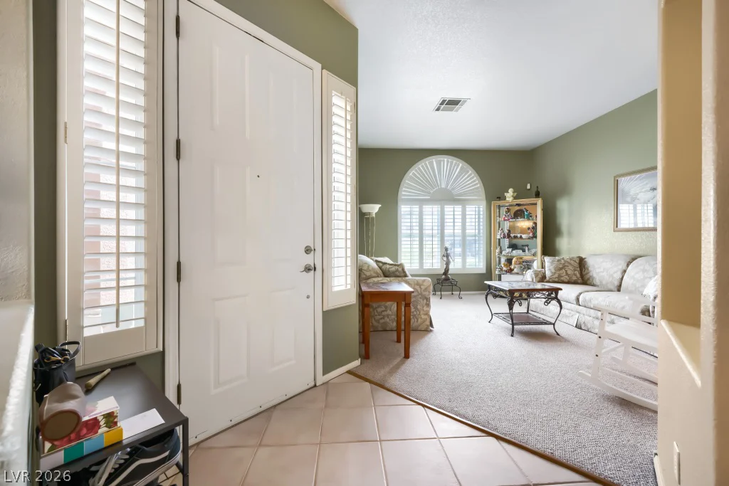 8641 Crest Hill, Las Vegas, NV 89145