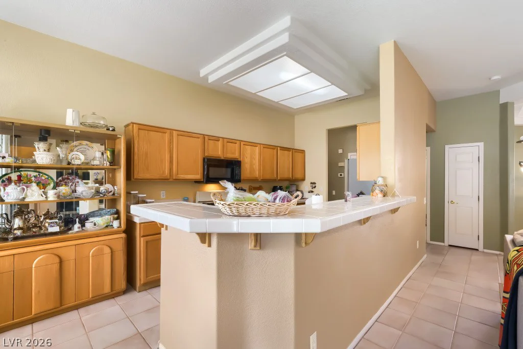 8641 Crest Hill, Las Vegas, NV 89145