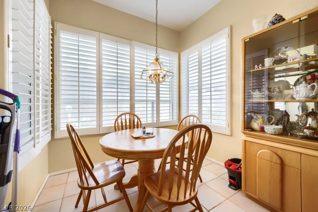 8641 Crest Hill, Las Vegas, NV 89145