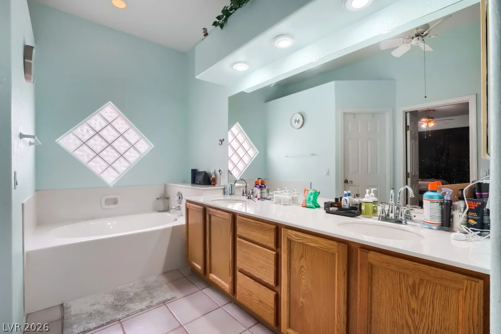 8641 Crest Hill, Las Vegas, NV 89145