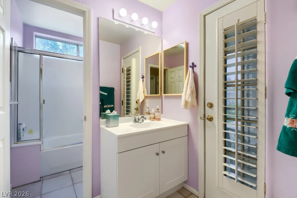 8641 Crest Hill, Las Vegas, NV 89145