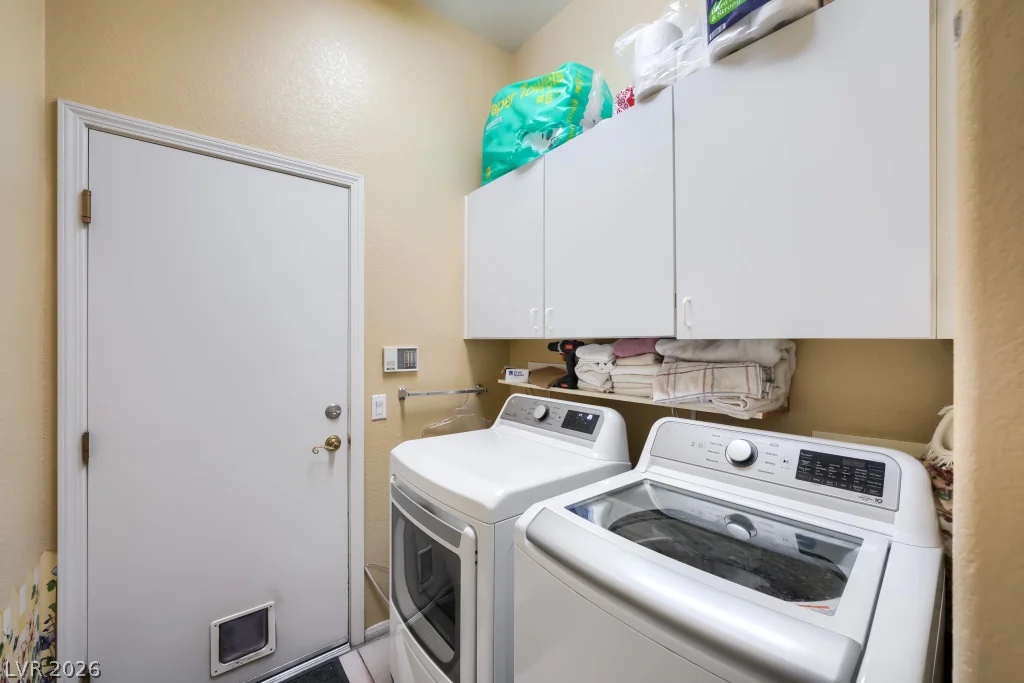 8641 Crest Hill, Las Vegas, NV 89145