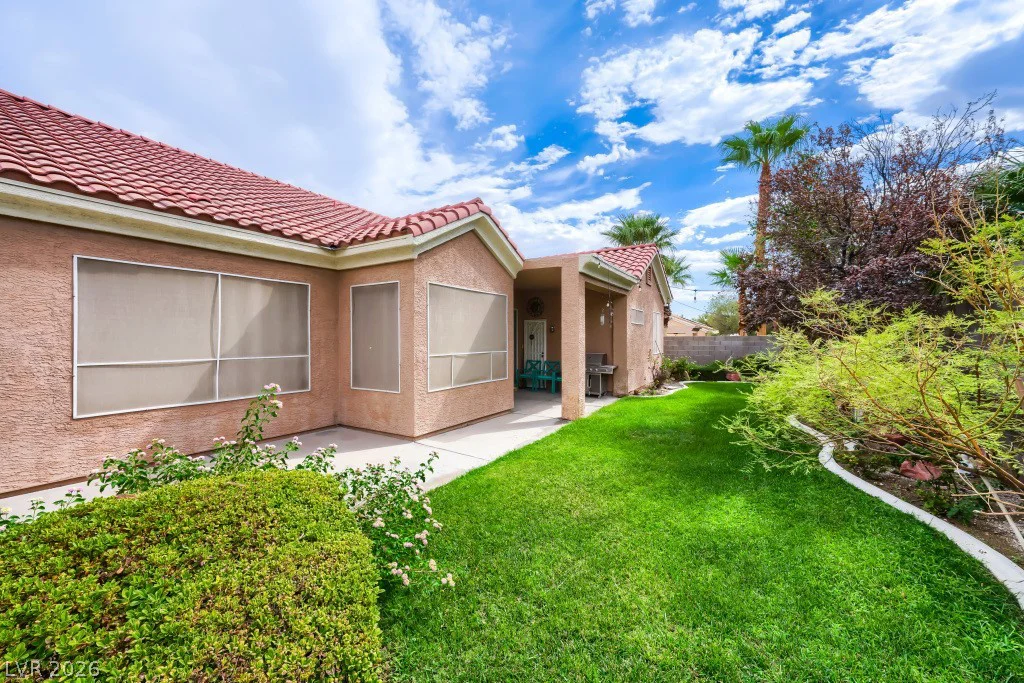8641 Crest Hill, Las Vegas, NV 89145