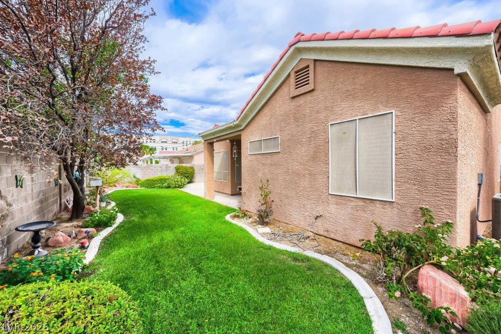 8641 Crest Hill, Las Vegas, NV 89145