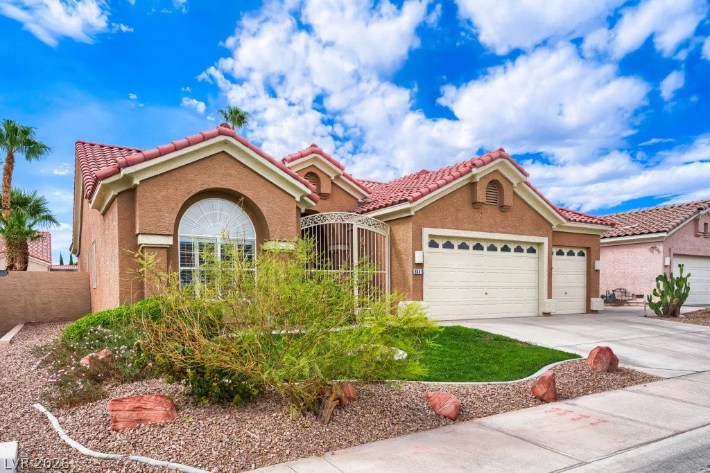 8641 Crest Hill, Las Vegas, NV 89145