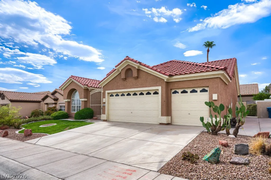 8641 Crest Hill, Las Vegas, NV 89145