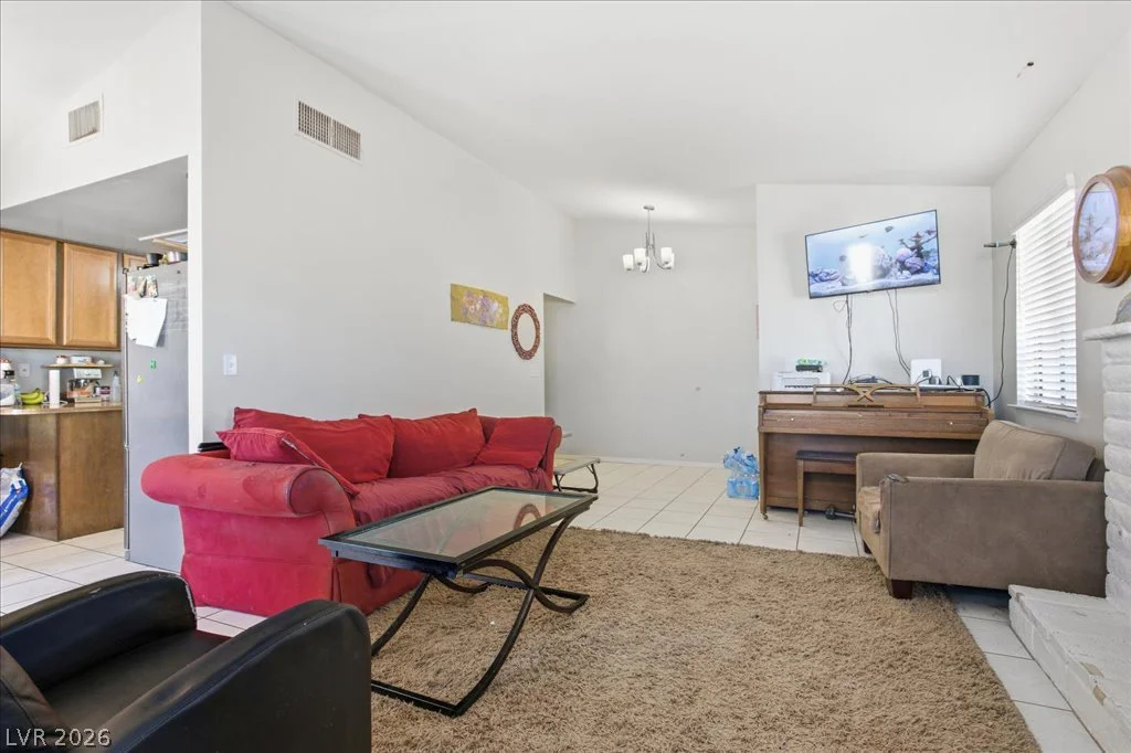 3960 Grapefruit, Las Vegas, NV 89103