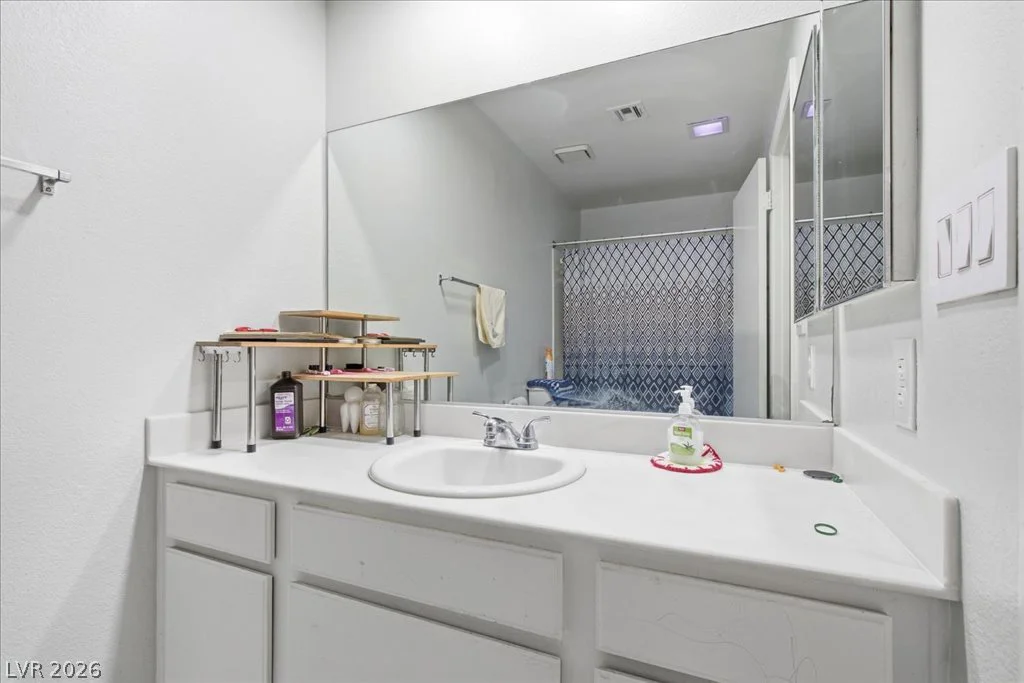 3960 Grapefruit, Las Vegas, NV 89103