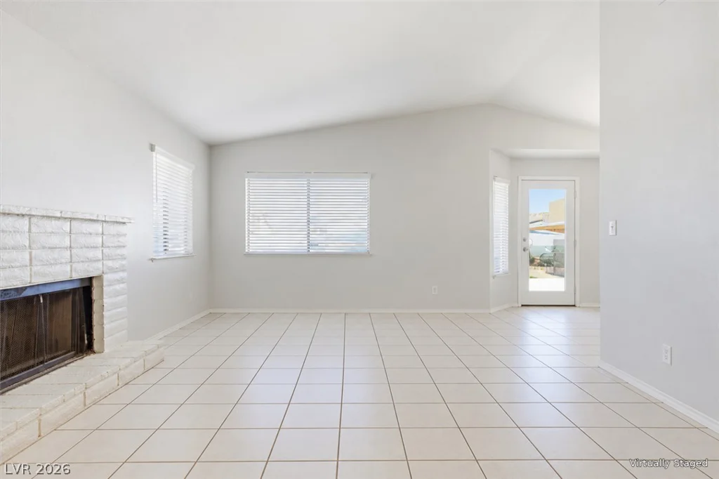 3960 Grapefruit, Las Vegas, NV 89103