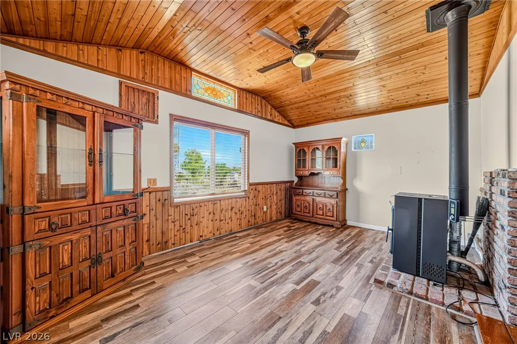 860 Dixieland, Pahrump, NV 89048