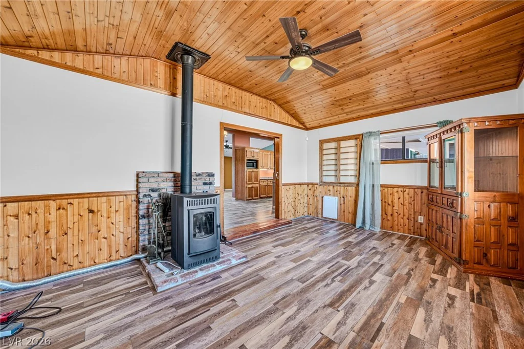 860 Dixieland, Pahrump, NV 89048