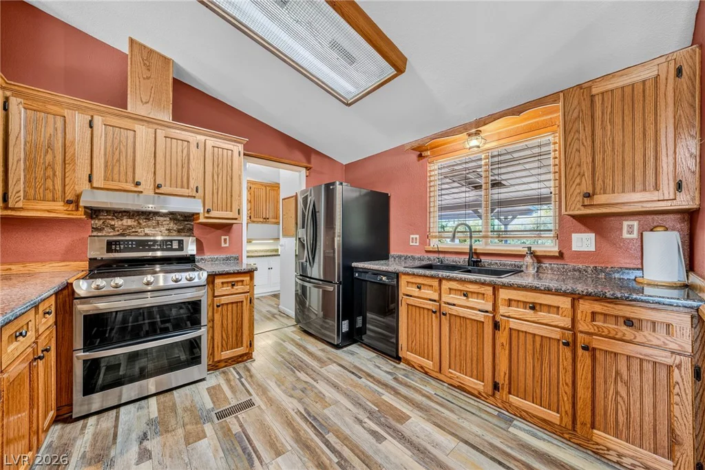 860 Dixieland, Pahrump, NV 89048