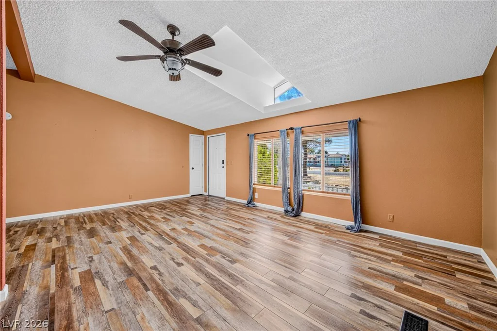 860 Dixieland, Pahrump, NV 89048