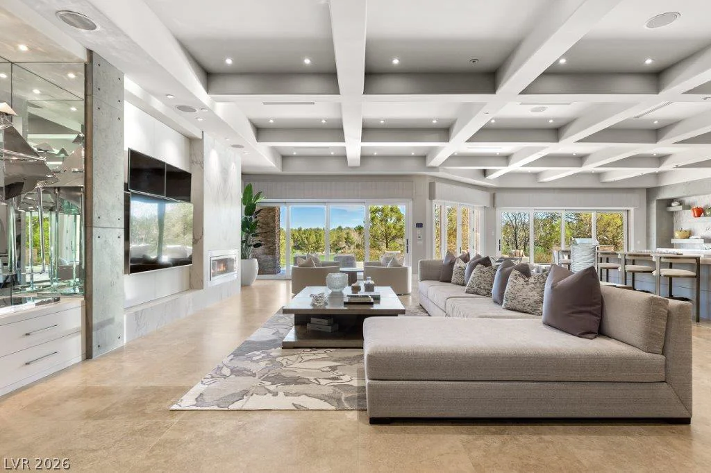 16 Vintage Valley Dr, Las Vegas, NV 89141