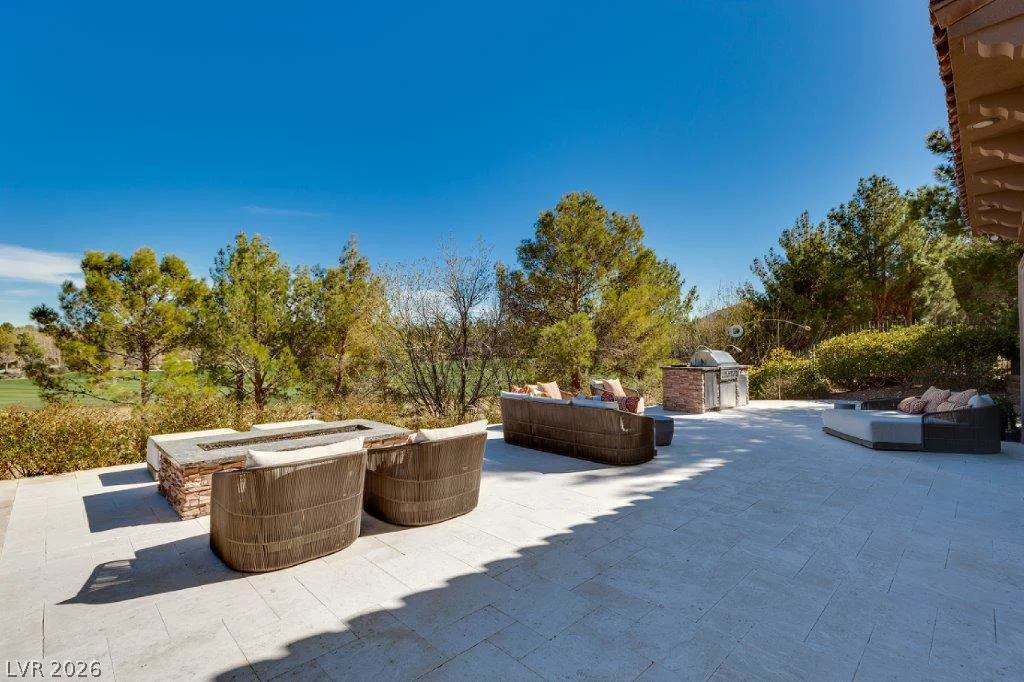 16 Vintage Valley Dr, Las Vegas, NV 89141