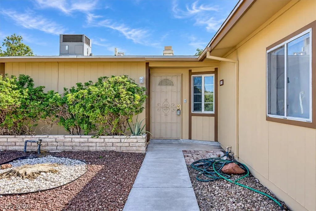 405 Santa Fe, Las Vegas, NV 89145