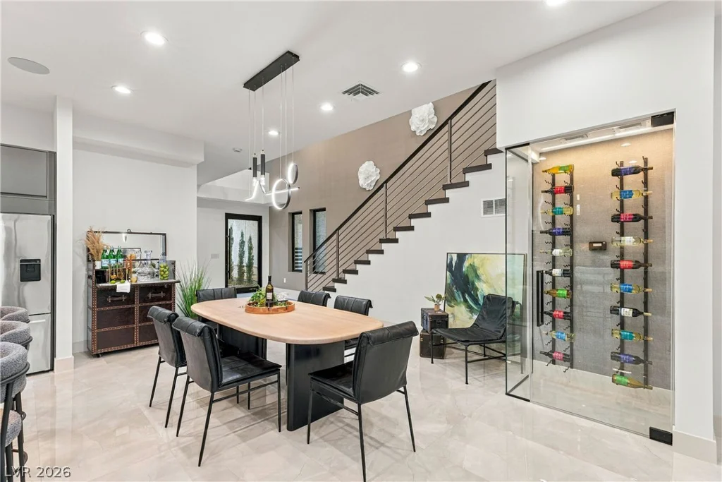 2824 Queens Courtyard, Las Vegas, NV 89109