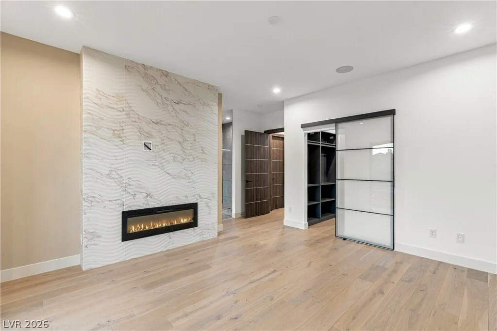 2824 Queens Courtyard, Las Vegas, NV 89109