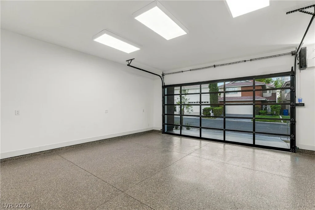 2824 Queens Courtyard, Las Vegas, NV 89109