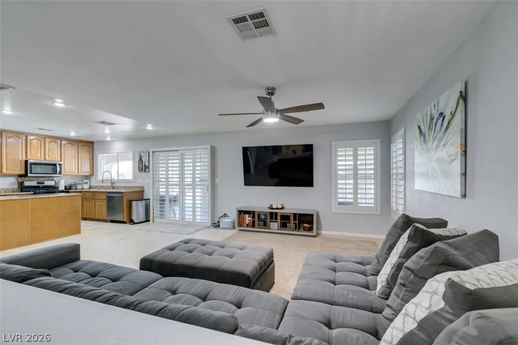 236 Fox Lake, Las Vegas, NV 89148