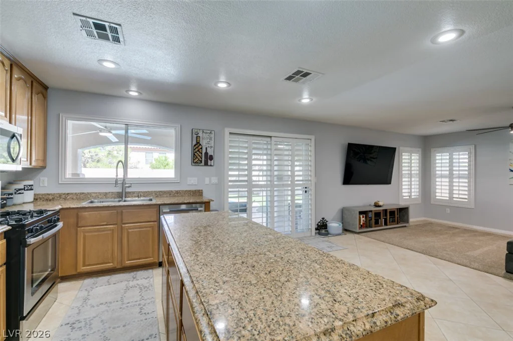 236 Fox Lake, Las Vegas, NV 89148