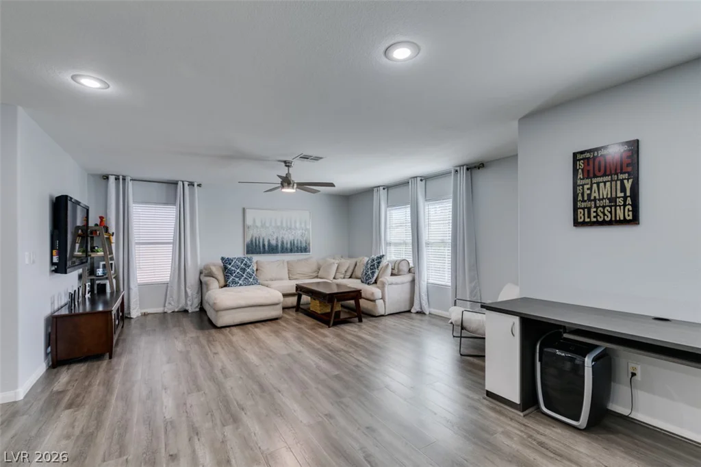 236 Fox Lake, Las Vegas, NV 89148
