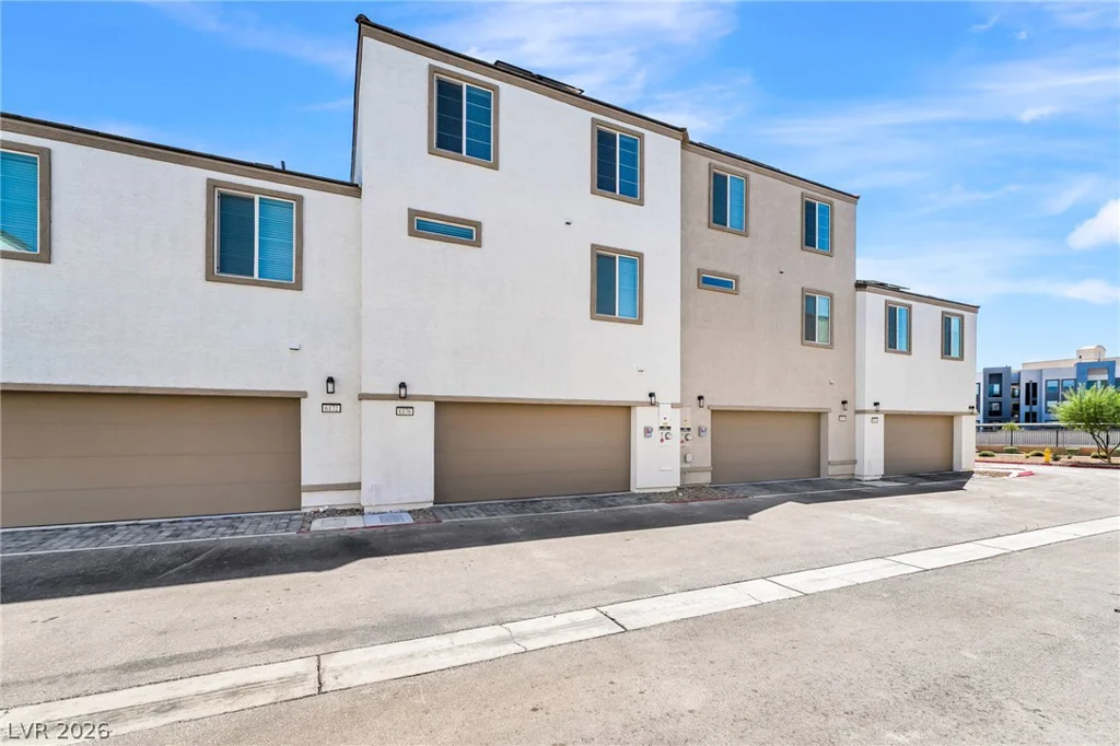 6176 Garden Crest, Las Vegas, NV 89148