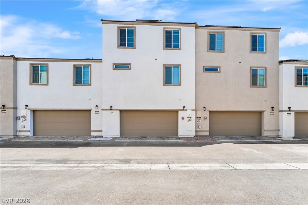 6176 Garden Crest, Las Vegas, NV 89148
