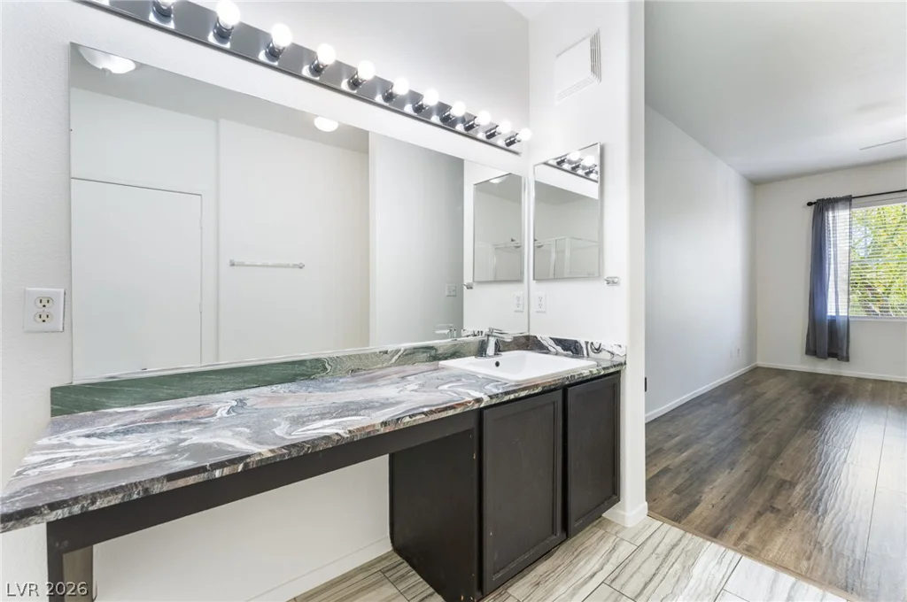 909 Domnus, Las Vegas, NV 89144
