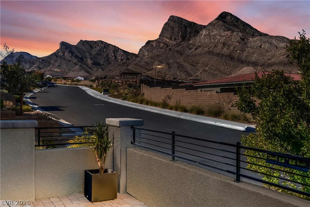 11617 Falcon Gorge, Las Vegas, NV 89138