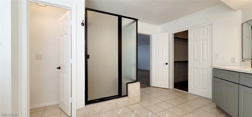2001 Silverton, Henderson, NV 89074