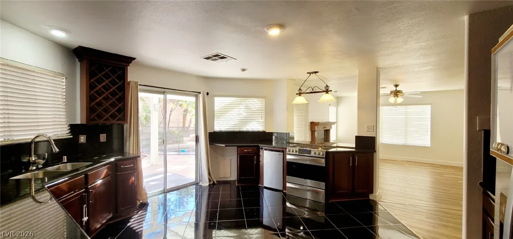 2001 Silverton, Henderson, NV 89074