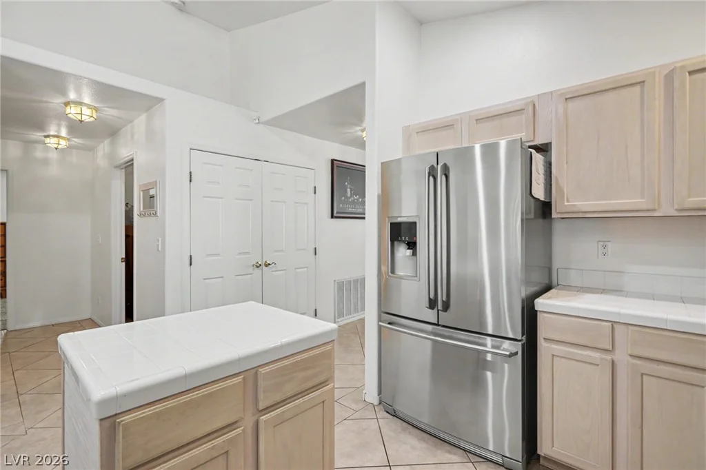 7232 London Bridge, Las Vegas, NV 89130