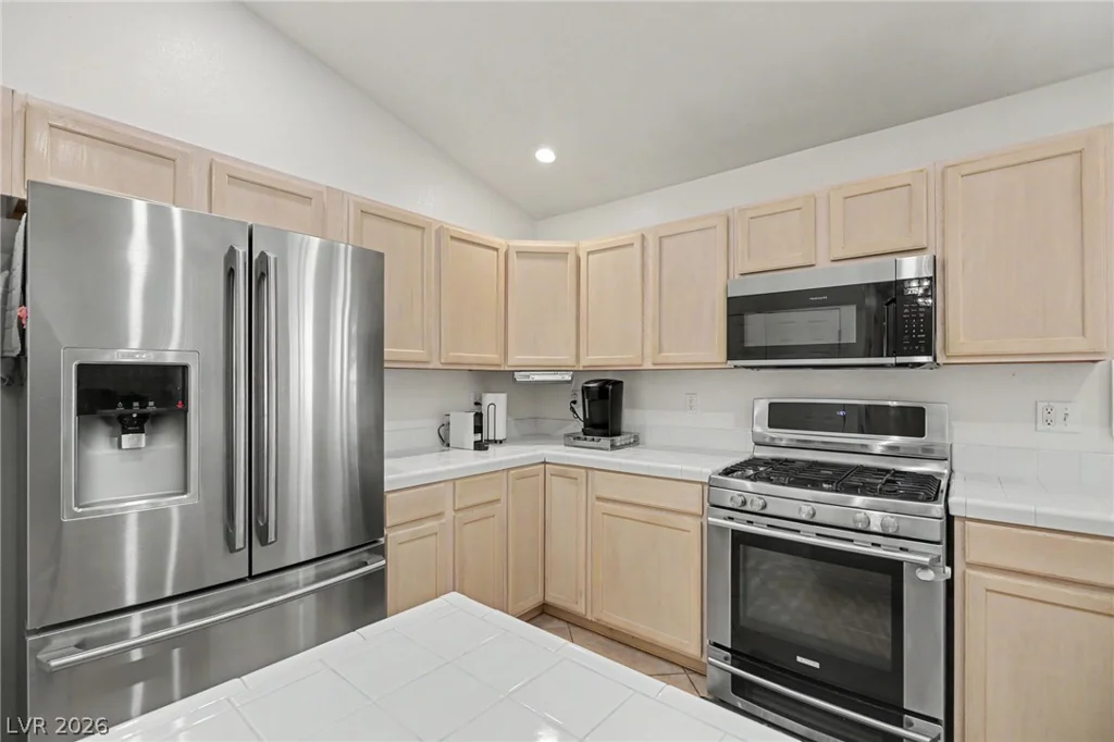 7232 London Bridge, Las Vegas, NV 89130