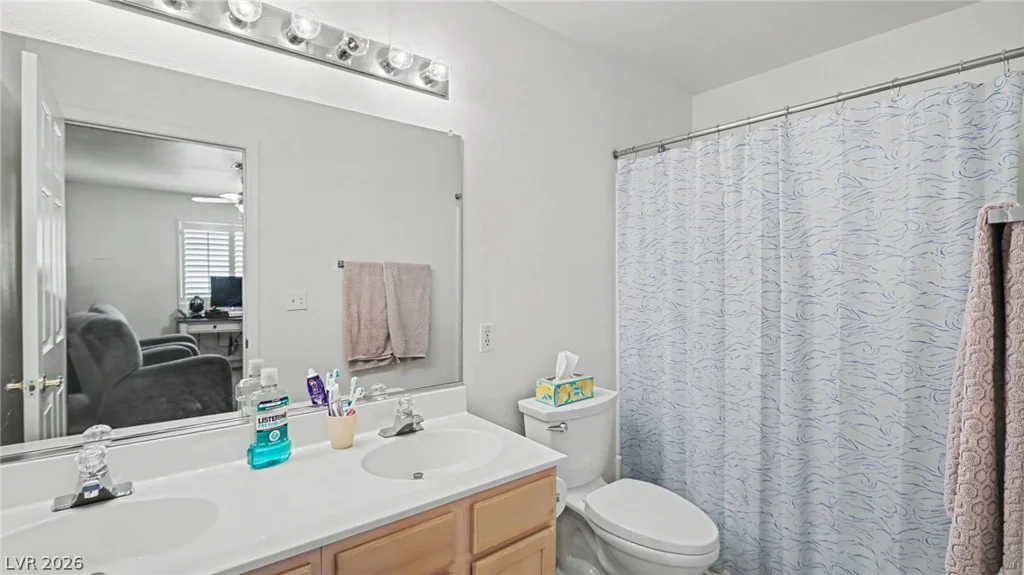 7232 London Bridge, Las Vegas, NV 89130