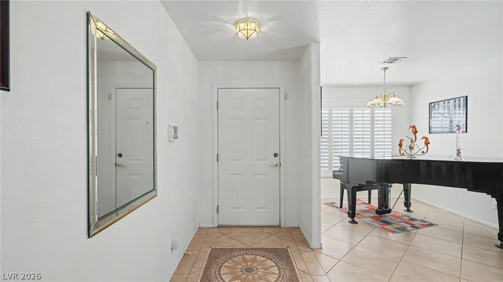7232 London Bridge, Las Vegas, NV 89130