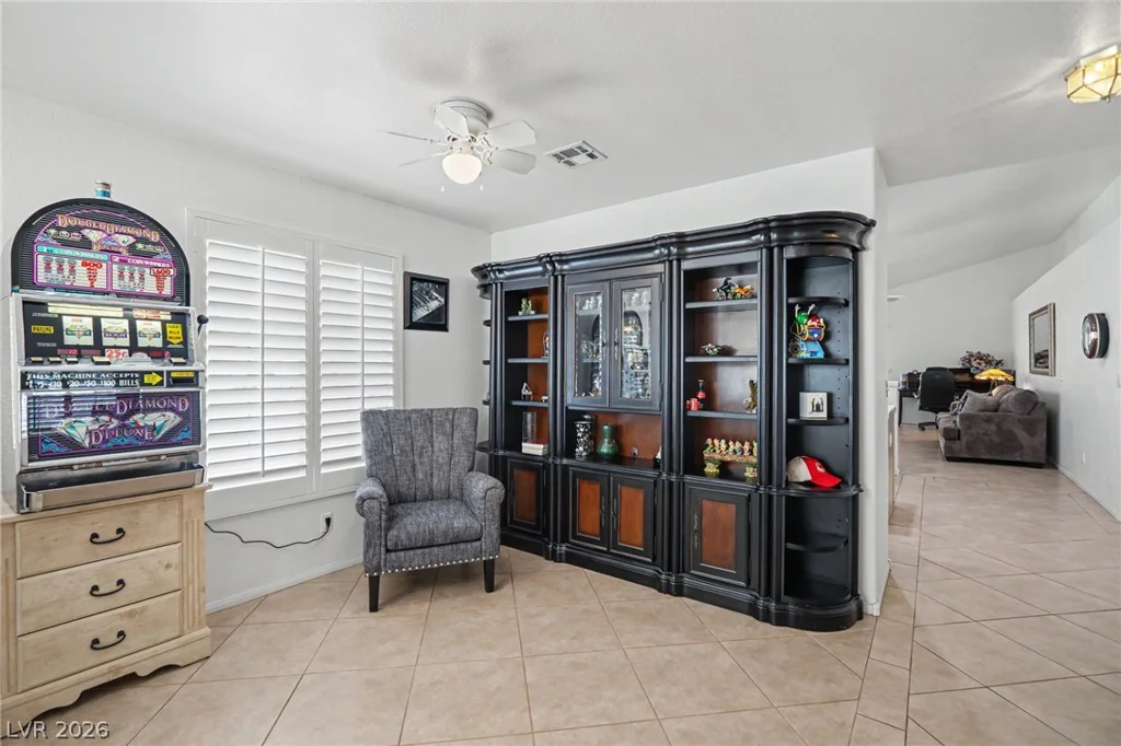 7232 London Bridge, Las Vegas, NV 89130